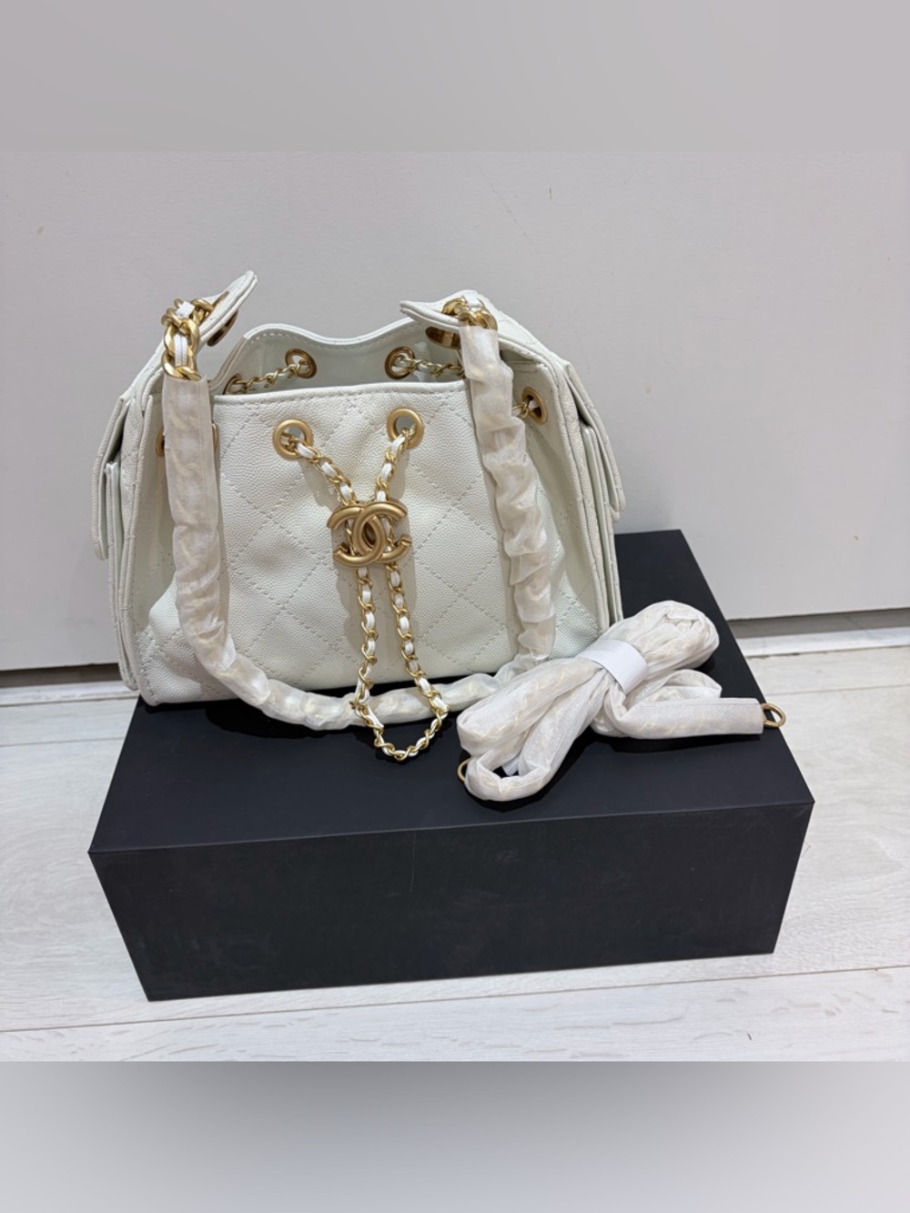 Chanel 25 mini bag - white caviar